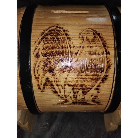 Hand Made wooden barrel piggy bankwood-burned or engraved rooster design - Picture 4 of 9